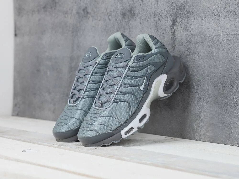 Nike Air Max TN Plus Grey. Nike Air Max TN Plus серые. Nike Air Max Plus серые. Nike Air Max Plus Wolf Grey.