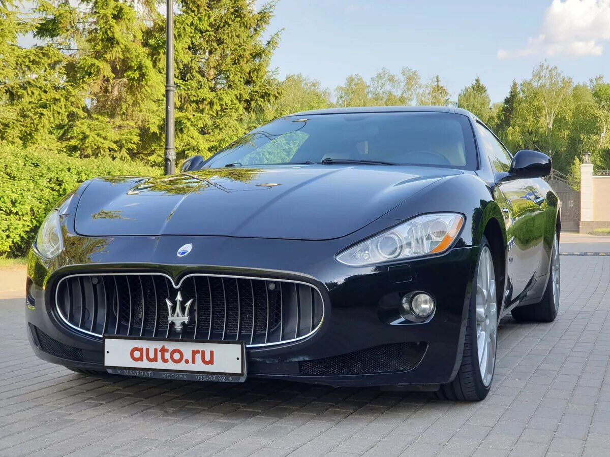 Мазератти кроссовер голубой. Стоит мазерати. Стоит мазерати. Maserati 2012. Мазератb грант туризмо.