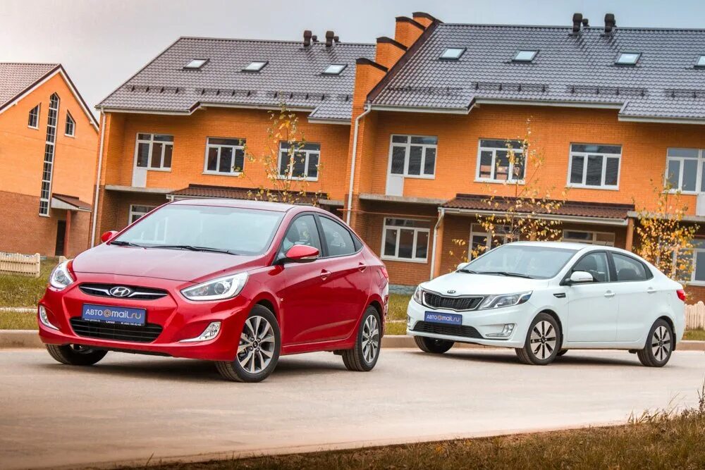 Купить киа солярис. Kia Hyundai Solaris. Kia Rio vs Hyundai Solaris. Kia Rio Hyundai Solaris 2022. Hyundai Solaris i.