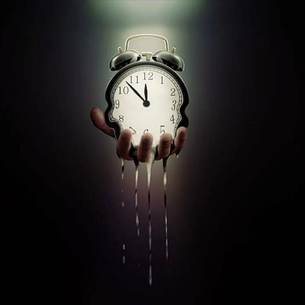 Your time is running out. Тайм менеджмент на черном фоне. картинка time. фон часы время. время утекает.