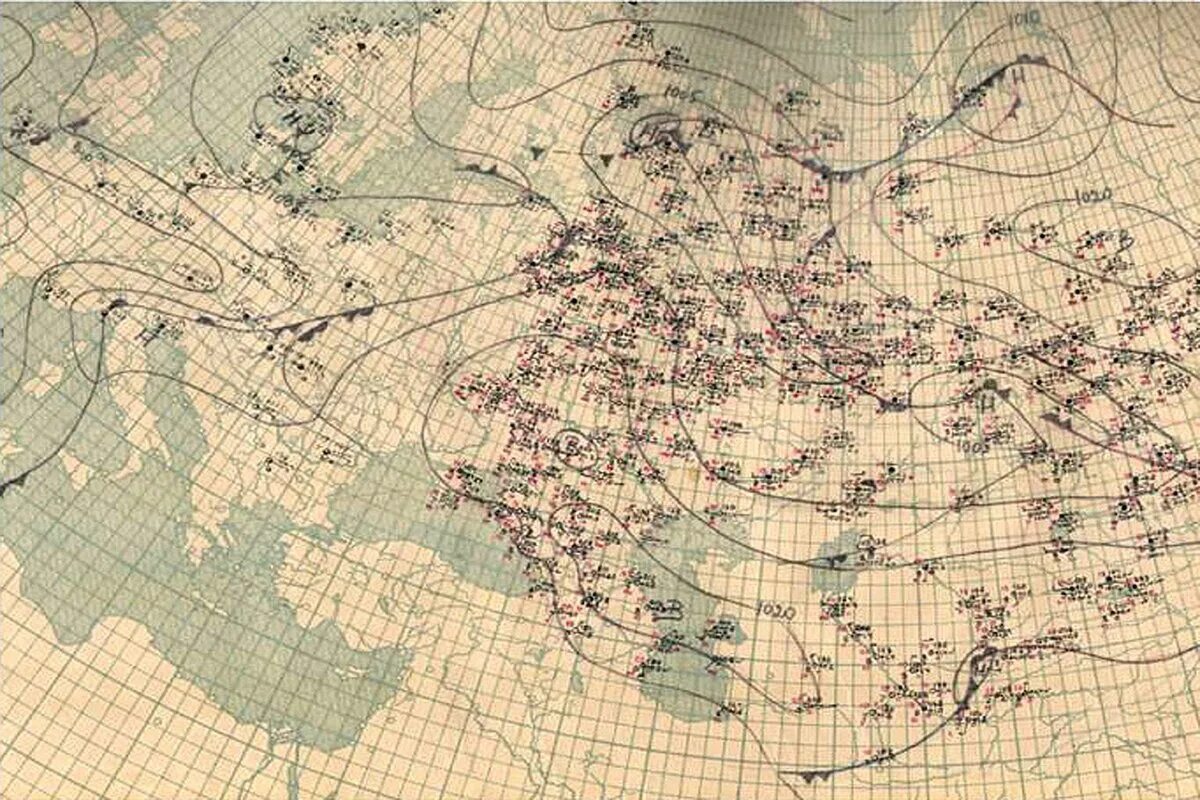 Карта 30 14. Обрезанная карта метеорологов. Военные метеорологи в годы ВОВ. Военный топограф. Военный картограф.