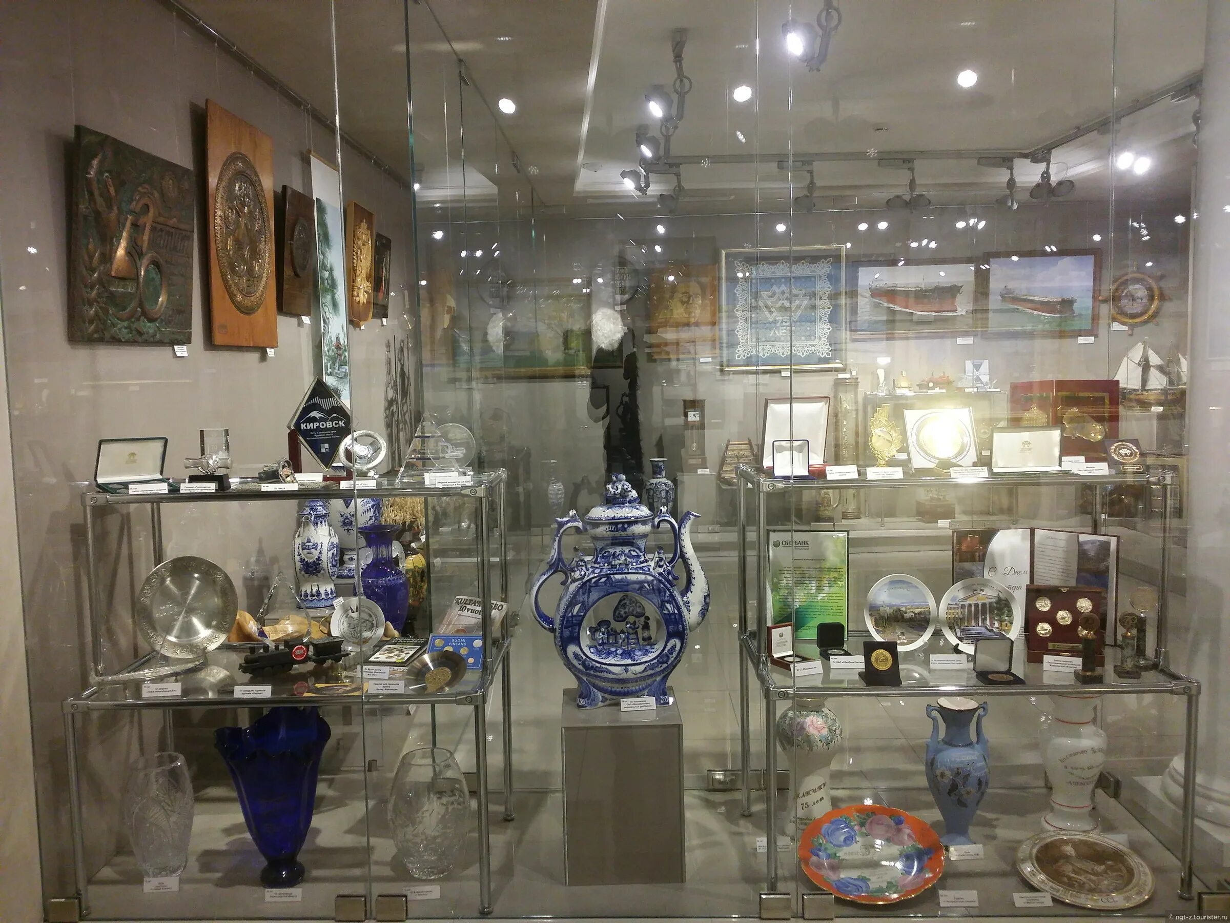 а. минералогический музей ильменского заповедника. музей камня барнаул. музей камня пелепенко в екатеринбурге. музей камней в новосибирске.