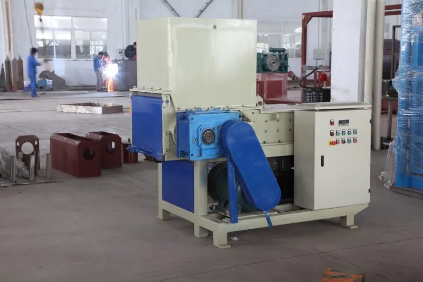 Экструдер двухшнековый полимеров полистар. Инпласт полимер заречный. Инпласт полимер. Инпласт полимер. Пакетоделательная машина gbd-800.