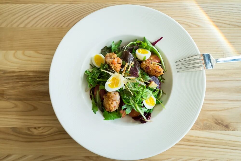 Ассортимент блюд в ресторане. Банкет. Ассортимент шведского стола. Гаучо ресторан нижний новгород. Салаты и закуски на стол.