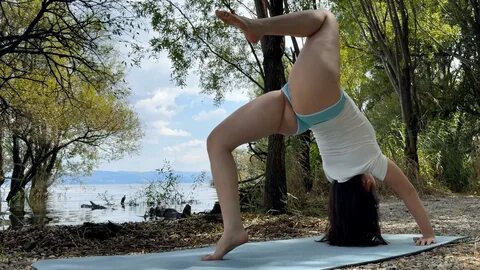 4K * Spiritual Yoga & Stretching by the Scenic Ocean Relaxing with ...