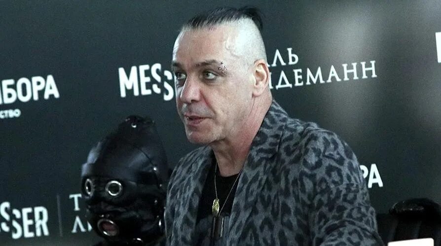 Till lindemann ich hasse. Тилль линдеманн 2025. тилль линдеманн фото 2025. тилль линдеманн сейчас 2025. till lindemann 2025.