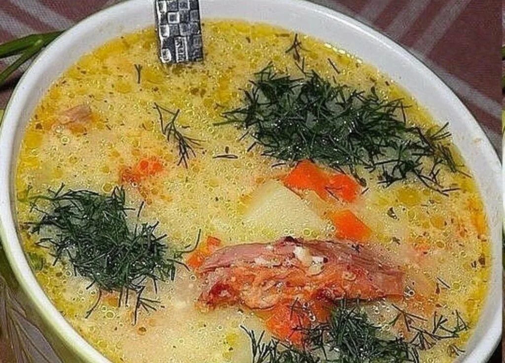 Суп из копченой курицы с плавленным сыром. Суп из копченой курицы с плавленным сыром