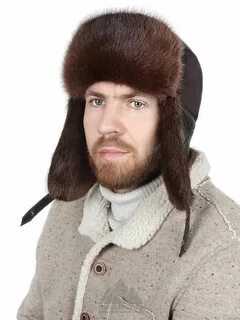 Парень в ушанке