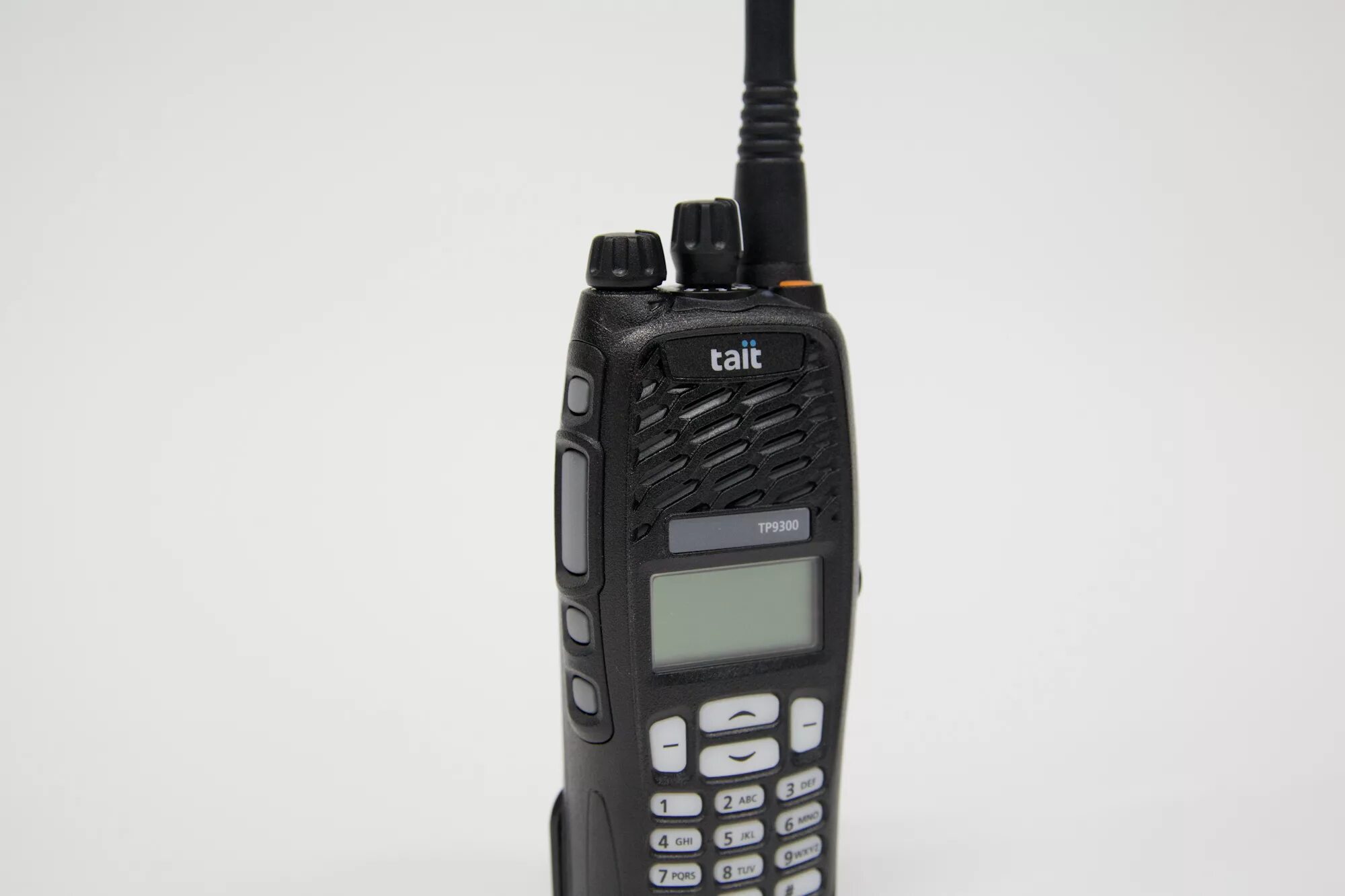 Dmr vhf. Dmr радиосвязь. dmr digital mobile radio. digital mobile radio. радиостанция носимая dmr tier iii.