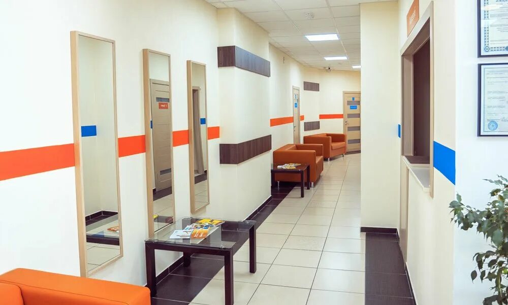 Прием флеболога в медицинских центрах на улице Крупской рядом со мной на карте -