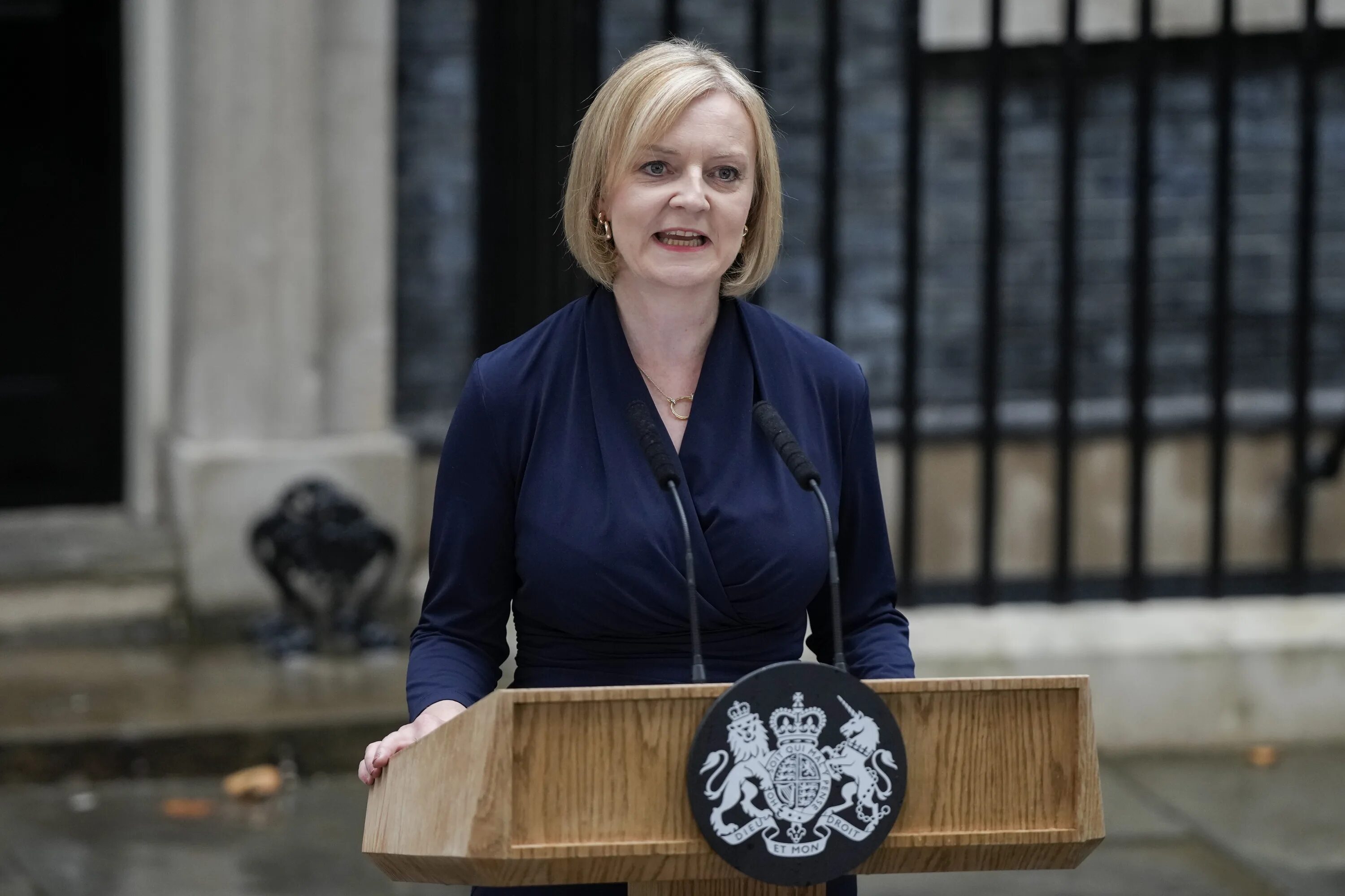 British Prime Minister. Liz Truss 2010. Банк Великой Британии. Британский кризис. Uk prime