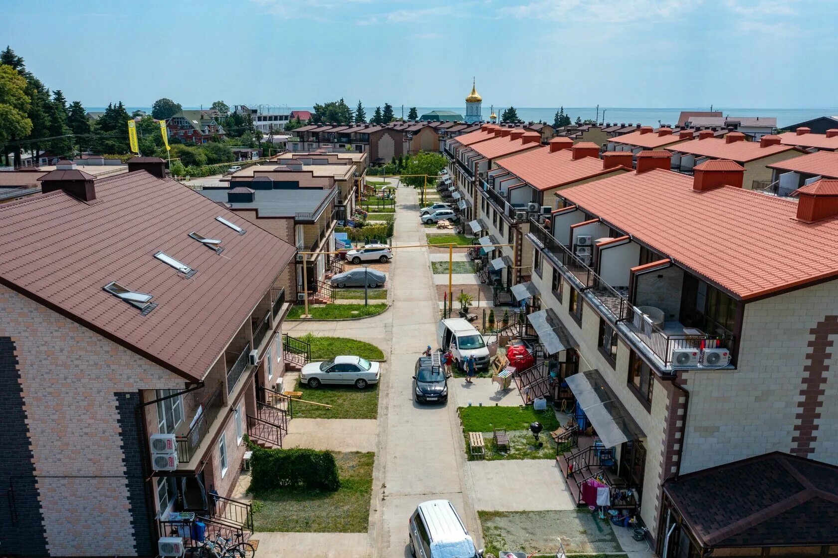 Тюльпановка головинка. Тюльпановка Сочи. Краснодарский край Сочи ул мечтателей Тюльпановка. Таунхаус Сочи. Головинка ул Коммунаров Тюльпановка.