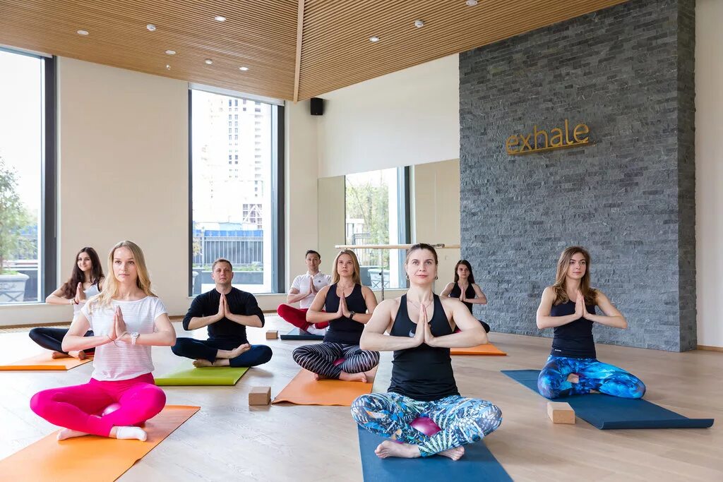 Йога свечи. Медитация бизнес. Занятия йогой. Бизнес йога метагалактика. Йога бизнеса.