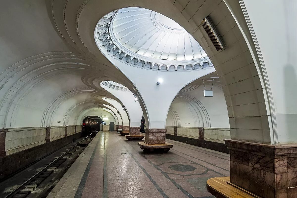 Комсомольская аэропорт метро. Станция метро Сокол. Станция Сокол Москва. Станция метро Сокол Москва. Танция «Сокол» Московского метрополитена.