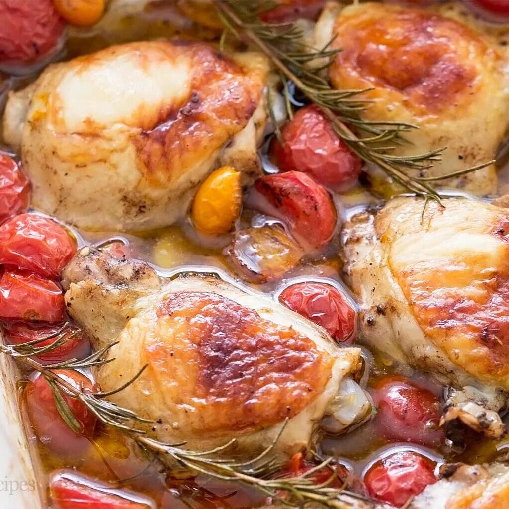 Бедрышки с помидорами. Куриные бедра в микроволновке. Бедрышки с помидорами. Чахохбили из баранины. Бедро курицы с овощами.