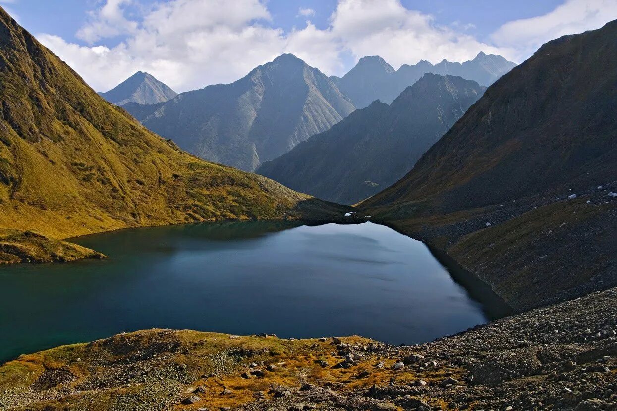 Саянские горы Хакасия. Горы Алтай и Саяны. Саяны озеро. Саяны Алтай реки.