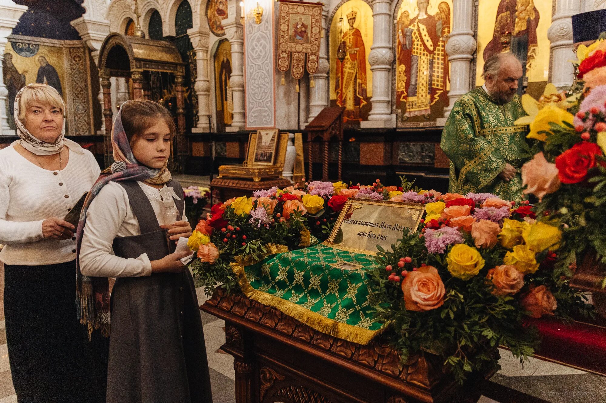 Ковчег с частью мощей блаженной старицы Матроны Московской. Мощи Матроны. Мощи Матроны Московской в Москве. Мощи Матроны Московской. Мощи матроны в чебоксарах 2024