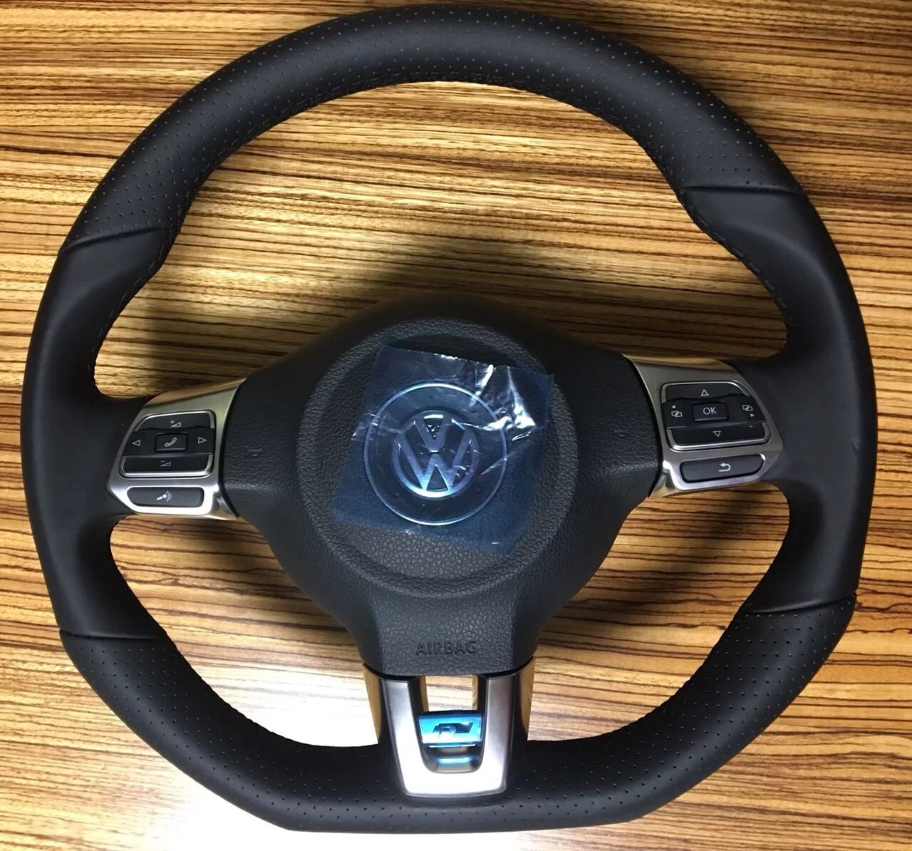 Руль r line. Руль р лайн фольксваген. r-line руль touareg. руль vw gti r line. vw tiguan руль 2025.