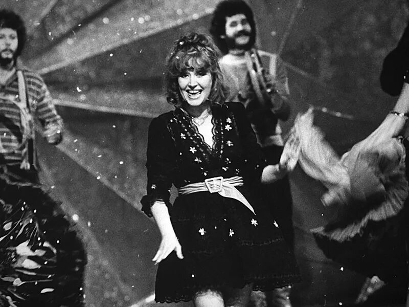 Все могут короли пугачева. Алла пугачева 1976. пугачева 1978. алла пугачева голубой огонек 1976. пугачева 1983.