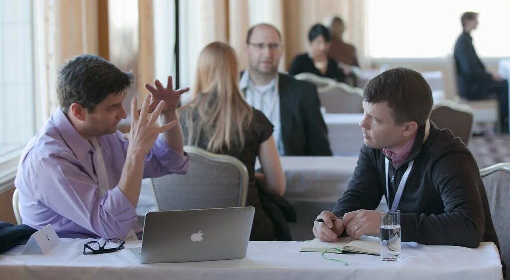 менторство стартапов. менторство стартапов. ментор наставник. стартап наставник. бизнес переговоры.