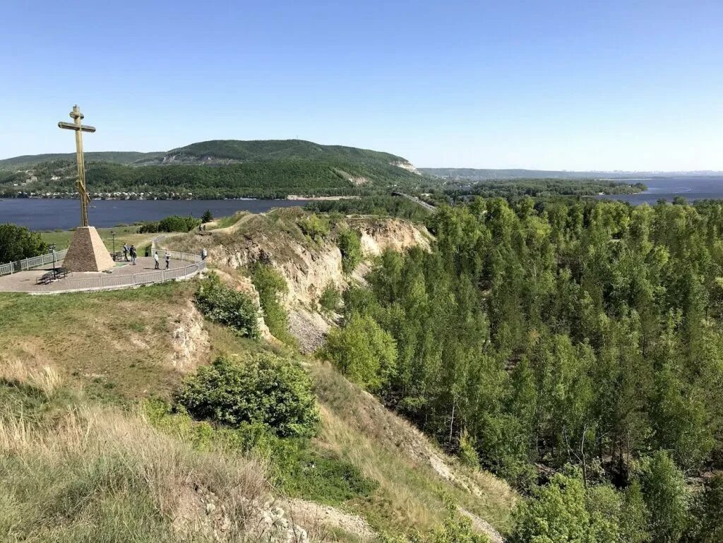Поднявшись на курган. Царев курган самара. царев курган царевщина. достопримечательности самары царев курган. церковь царев курган самара.