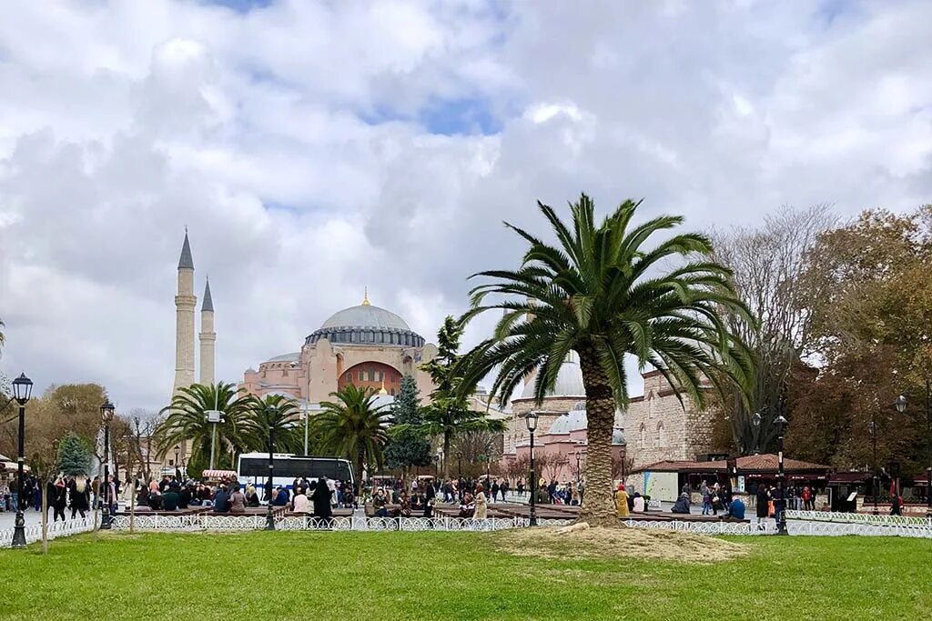 Погода в стамбуле по месяцам. Погода в стамбуле на 2 недели. Погода в стамбуле на 2 недели. Пакистан стамбул зима. Годовая температура в стамбуле по месяцам.