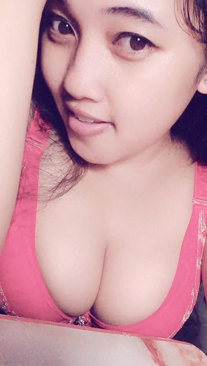 Indonesia bocil tante. Indo18. Pap tt putih mulus. Pentil bulat. Pap tt.