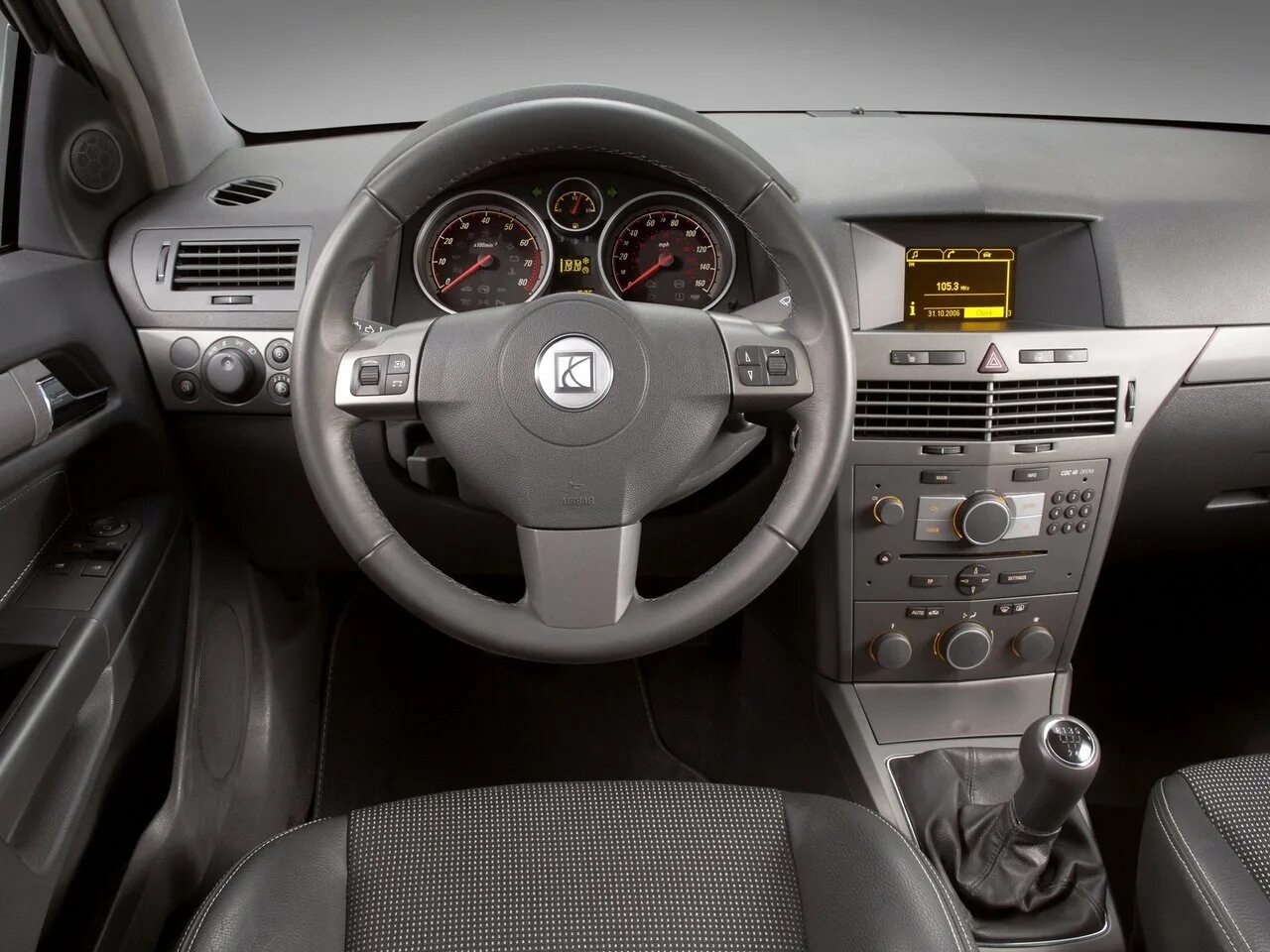 Опель астра h 2007 салон. Торпеда опель астра 2007 года. Панель приборов опель астра н. Opel astra 2007 салон. Панель опель астра н 2007.