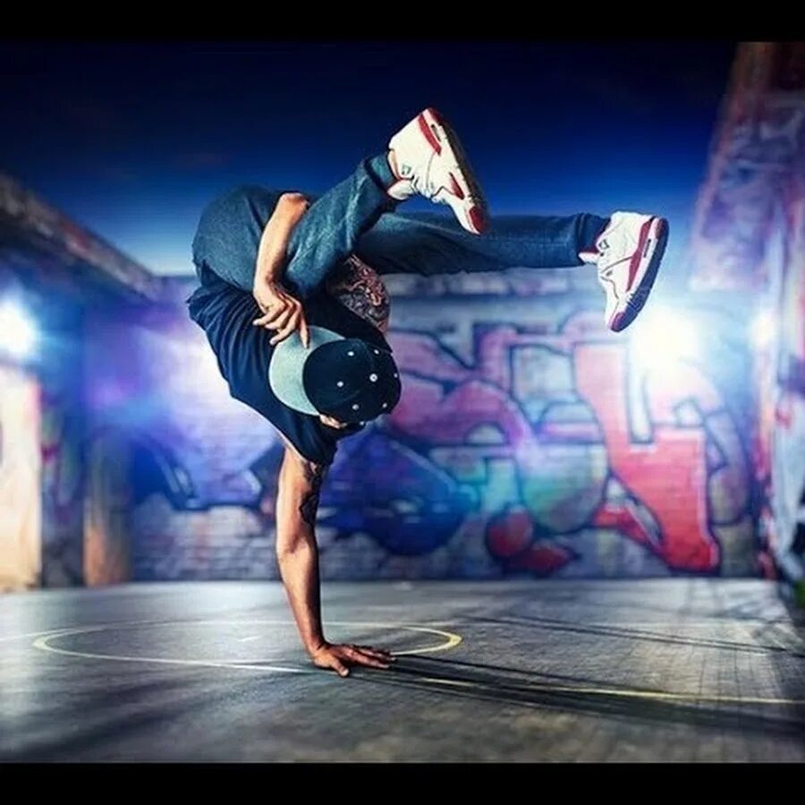 Dancer e e e
