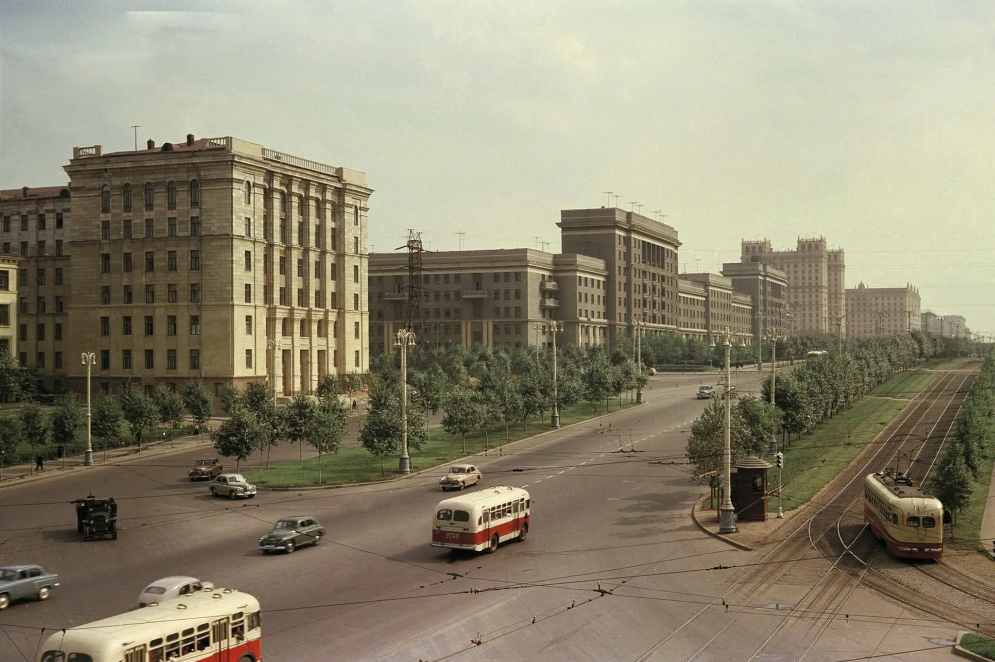 Ссср 50 х. Ленинский проспект 1950. Москва 1960 проспект мира. Москва 1950-е. Старая Москва 50 е.