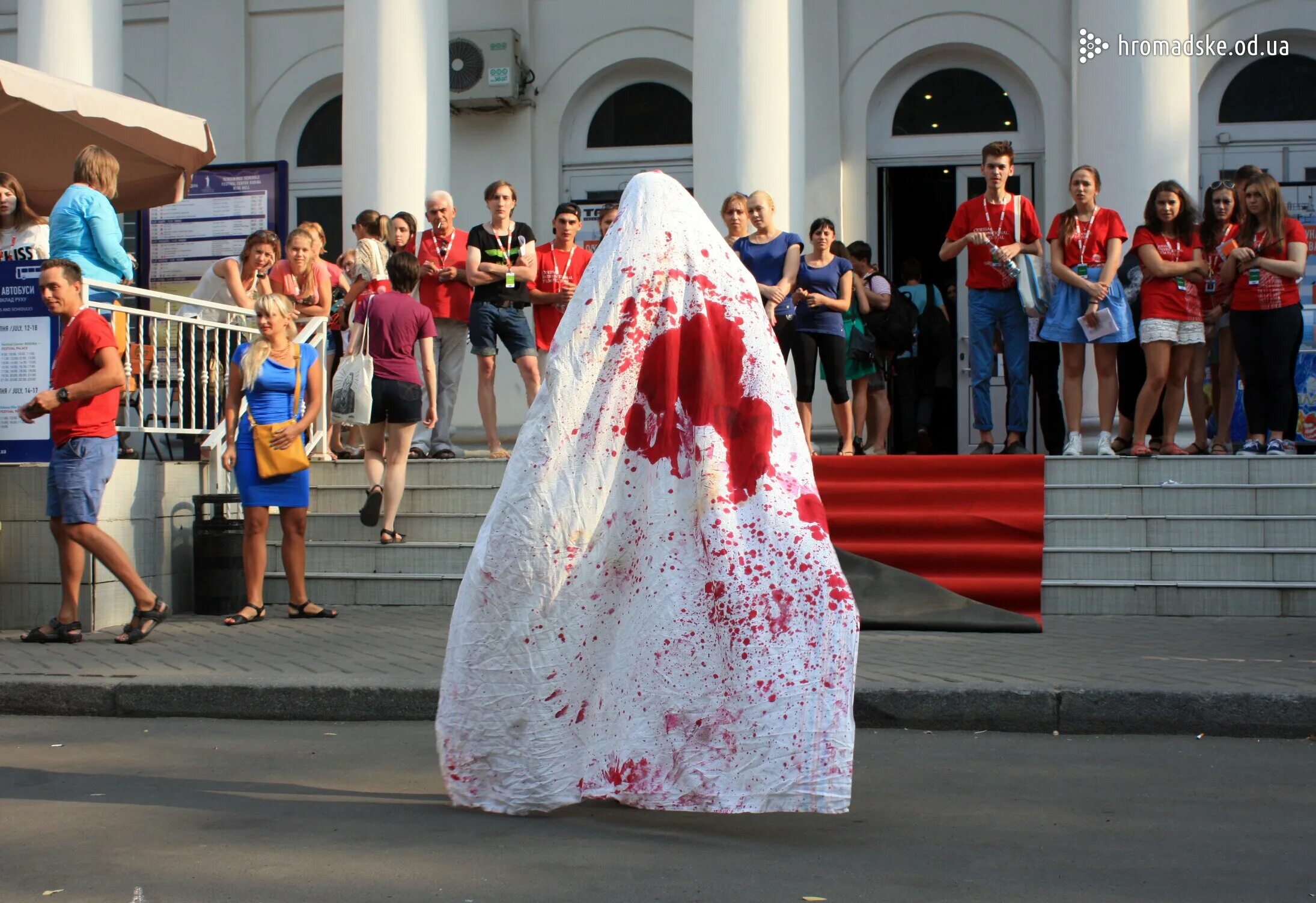 Брачная ночь традиция. Свадьба цыган. Кровавое платье на свадьбу.