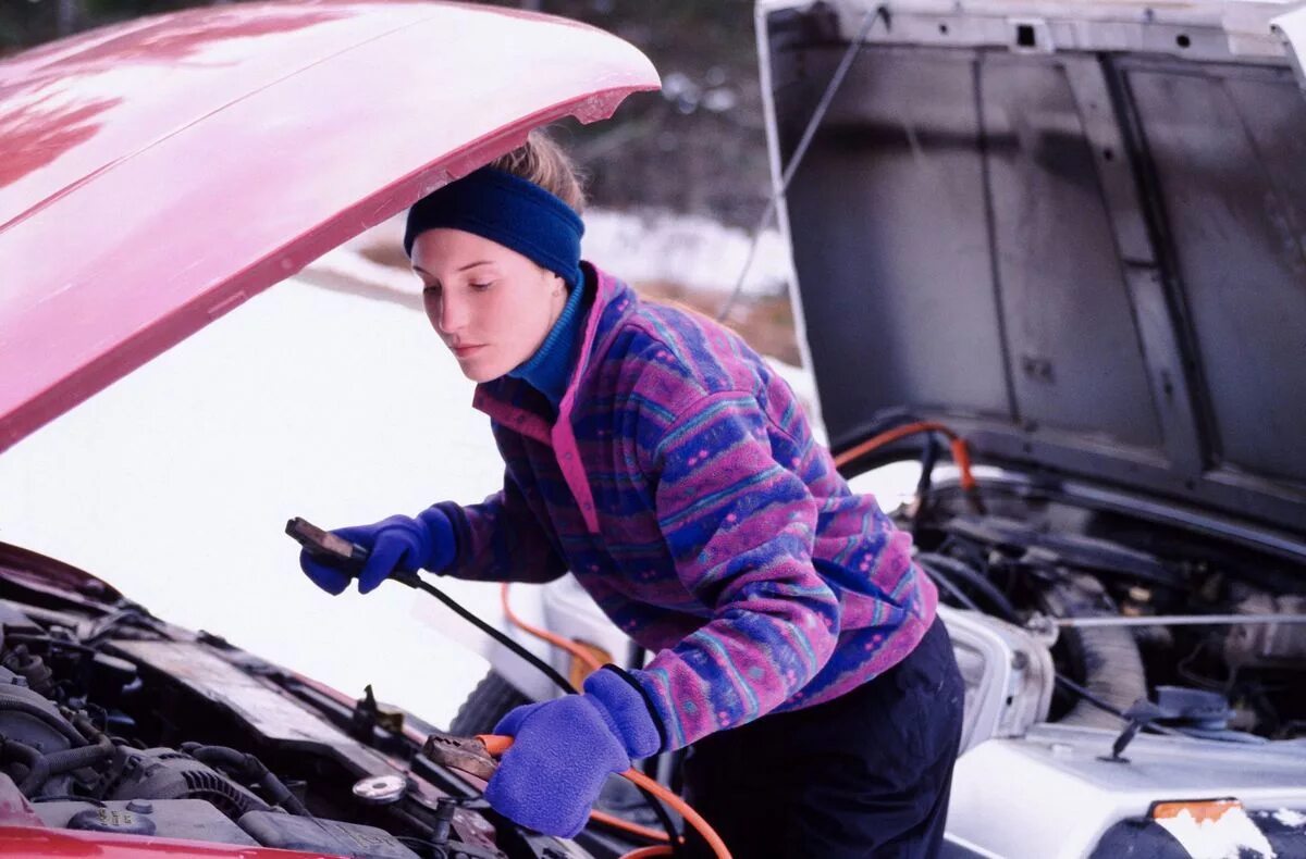 Прикуривание авто. Прикуривание автомобиля зимой. Поломки зимой. Car Cold.