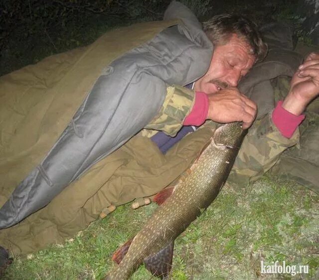 Приколы на рыбалке. Ловят пьяных. Приколы на рыбалке. Ловят пьяных. Ловят пьяных.