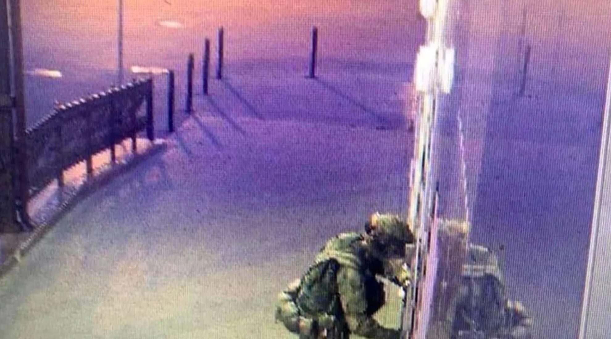 Белгород подрыв. Белгород подрыв. Место взрыва в белгороде. Нефтебаза белгород два вертолёта. Белгород обстрел 2022.