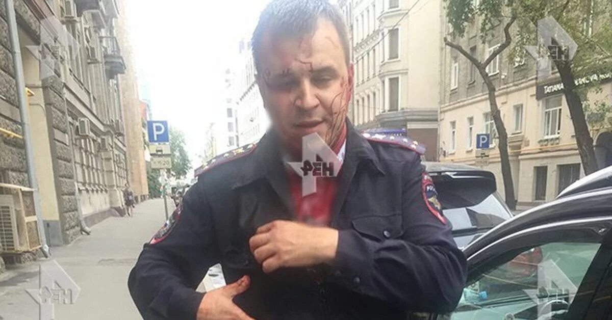 Убийство сотрудника полиции. Убийство сотрудника полиции. Нападение на сотрудника при исполнении. Раненый сотрудник полиции. Нападение на сотрудника при исполнении.