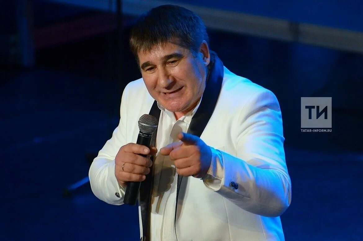 байрамов татарский юморист. раиль садриев. шарапжан рамиль шарапов. данир сабиров. комик татарской эстрады рамиль.
