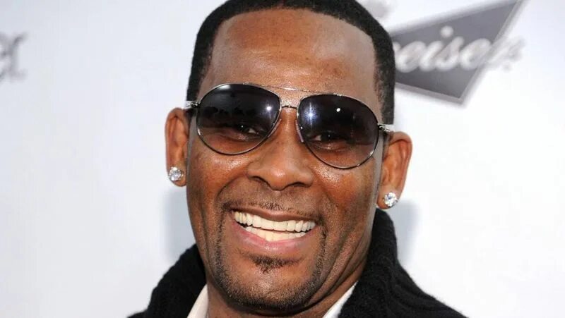 R kelly скандал. Ар Келли. Певец р Келли. Ар Келли 2022. Р. Келли 2022.