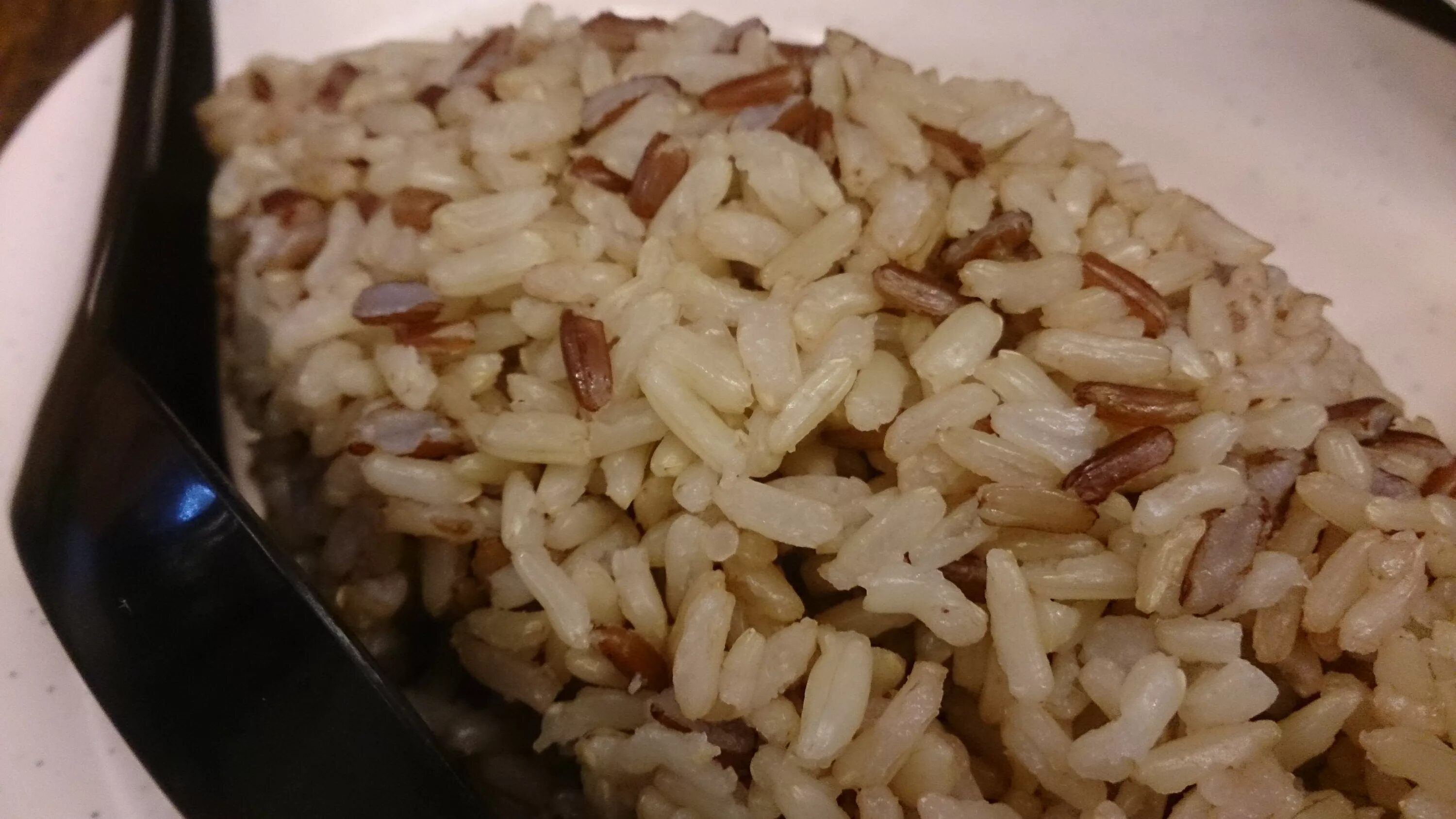Brown rise. Brown Rice. Рис коричневый Браун. Бурый рис отварной. Коричневый рис каша.