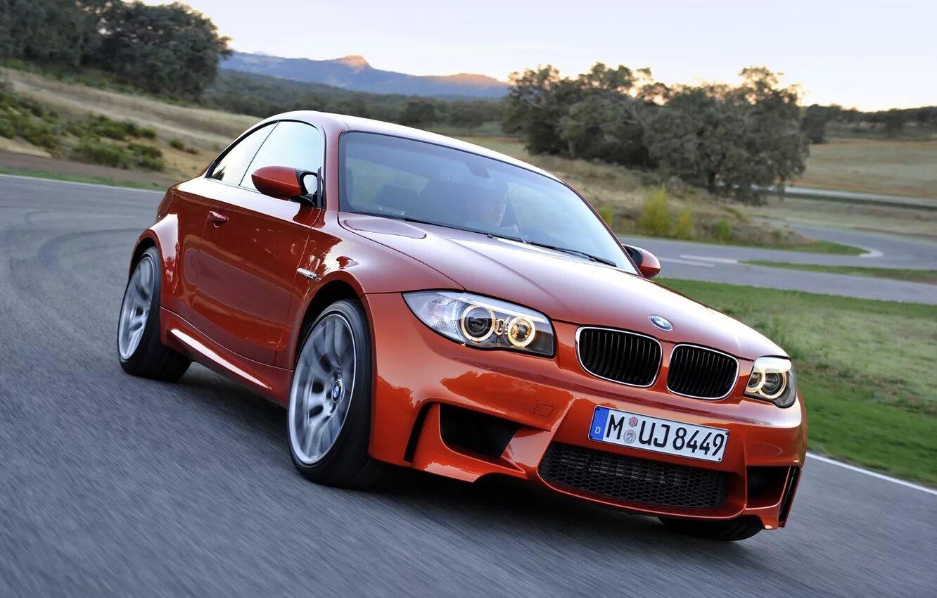 Https auto ru bmw. BMW 1m Coupe. БМВ м1. BMW m1 e81. BMW m1 новая.