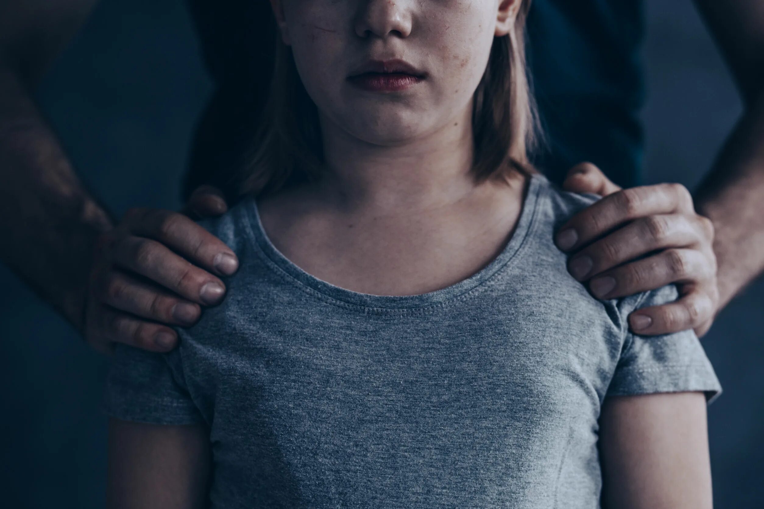 Daughter abuse. Девушки подростки. Насилие над несовершеннолетними. Насилие над малолетними.