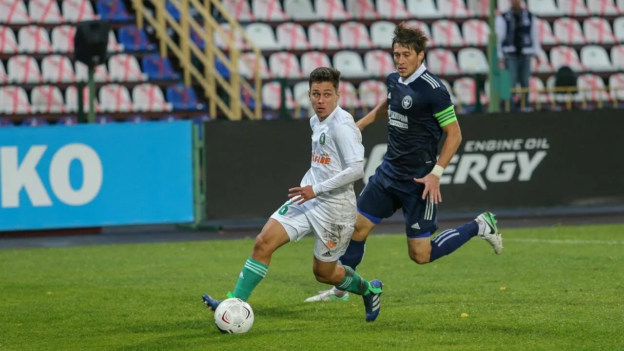 Волгарь трансляция. Мелбет 1 лига. Волгарь трансляция. Фк волгарь эмблема. Япольский волгарь.