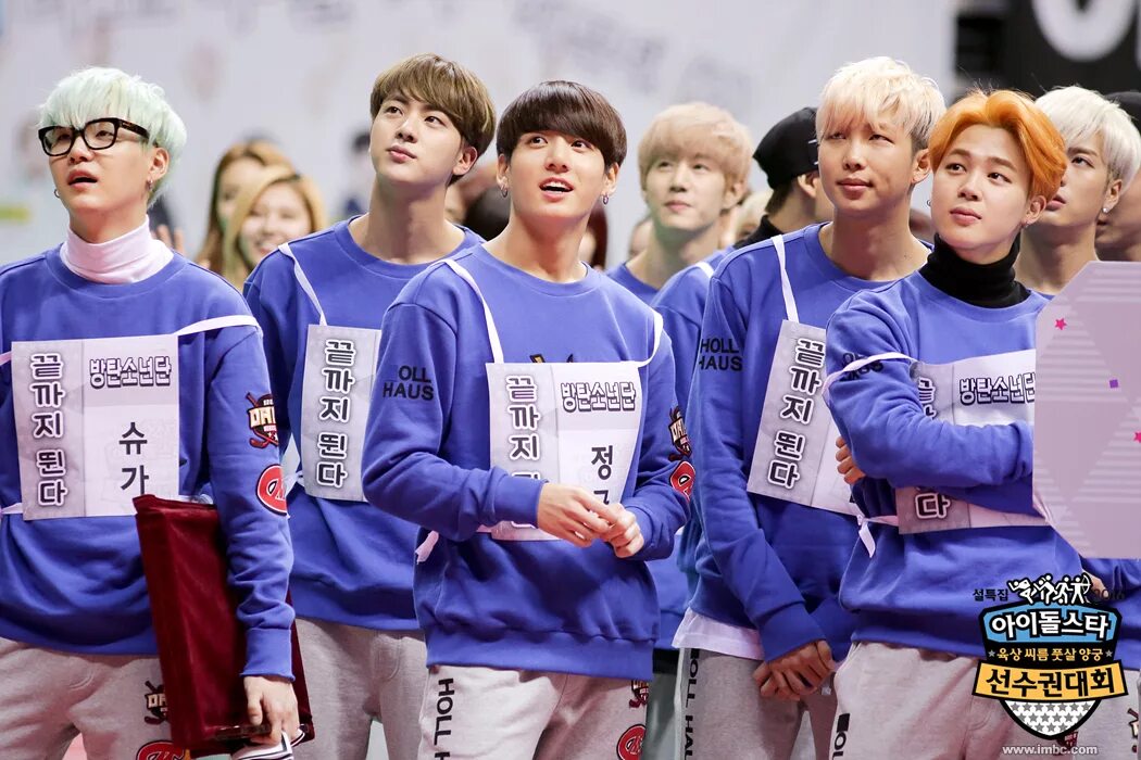 Видео где бтс. BTS на Isac 2016. БТС спорт. БТС спортивные соревнования. БТС на соревнованиях айдолов.