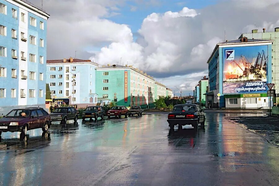 Дудинка таймыр. Дудинка таймыр. Посёлок дудинка красноярский край. Полуостров таймыр дудинка. Дудинка википедия.