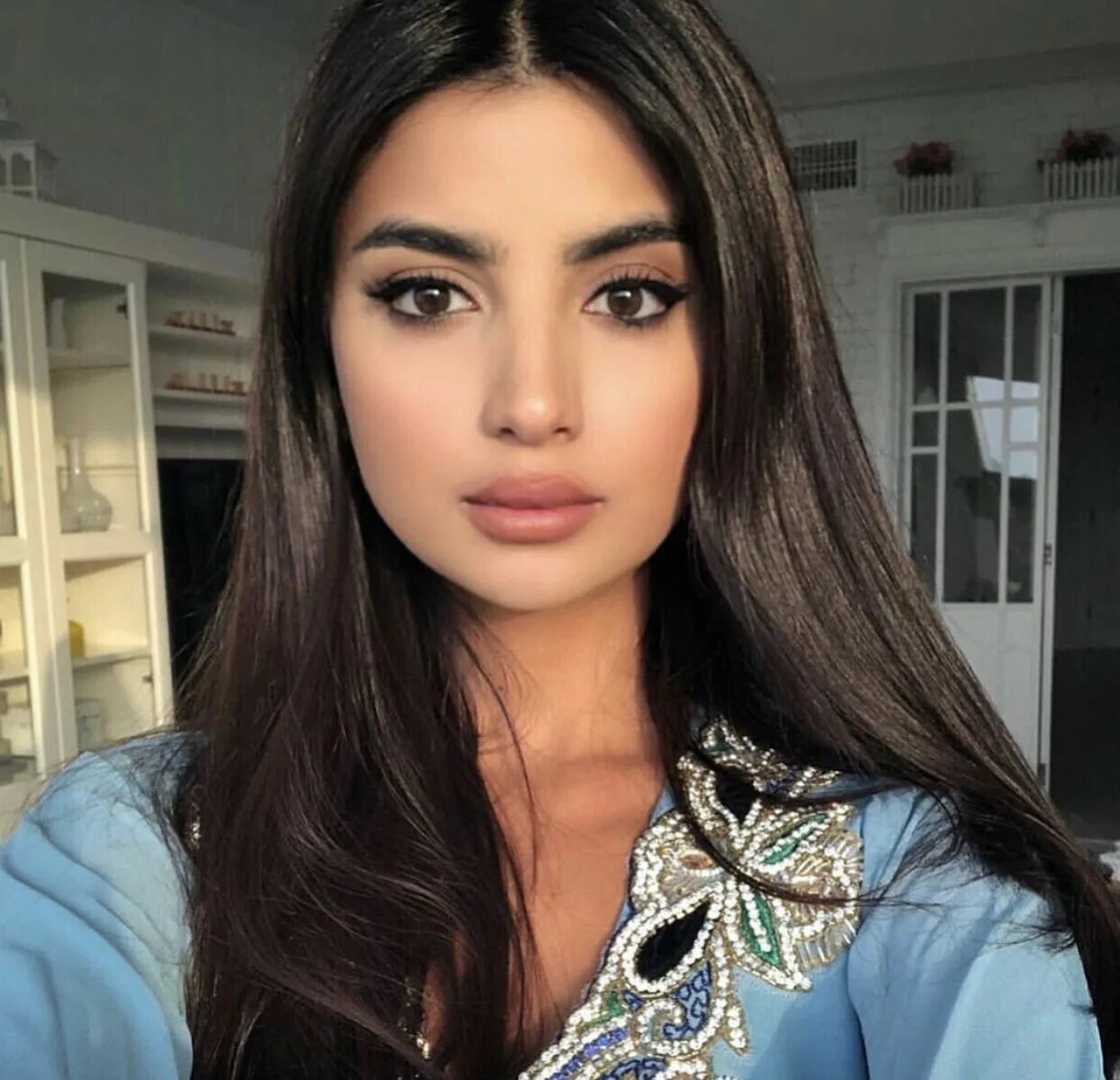 Разият алиева, @razi__aliyeva. Мисс азербайджан 2017 разият алиева. Разият алиева. Фото рази. Разият алиева мисс азербайджан.