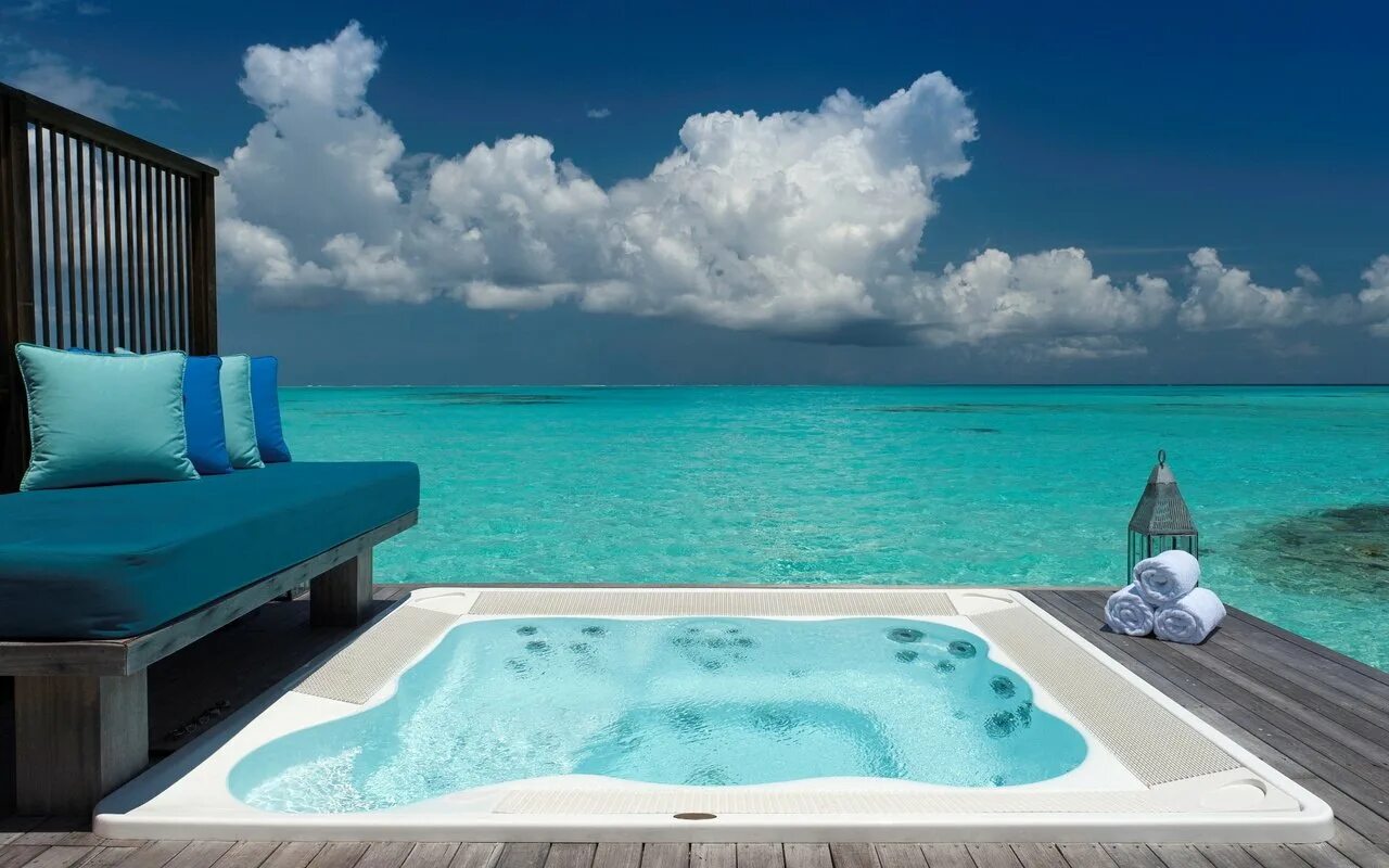 Отель с бассейном с видом на море. Conrad Maldives Rangali Island. Conrad Maldives Rangali Island 5*. Мальдивы Ватер вилла. Rangali Island, Мальдивы бассейн.