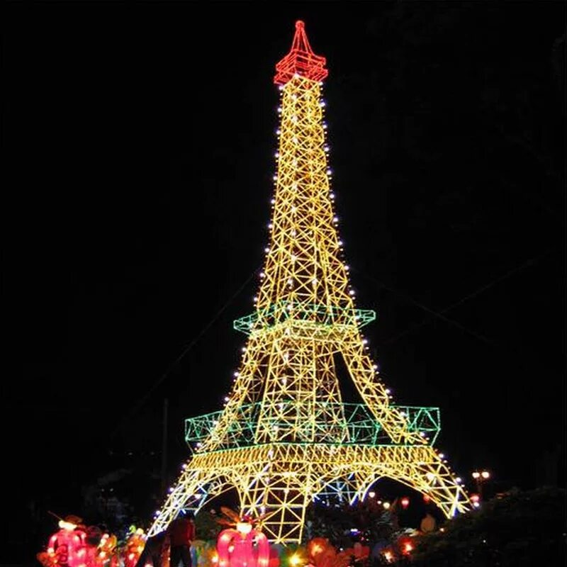 Новогодняя эйфелева башня. Башня на новый год. Башня на новый год. Новый год телебашня. Башня на новый год.