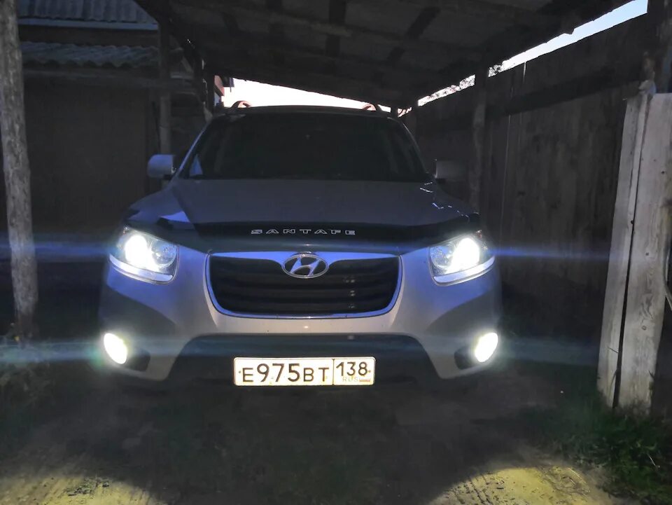 Противотуманные фары хендай санта фе. Hyundai Santa Fe 2 led фары. Led ПТФ Santa Fe. Led ПТФ Санта Фе 2. Led ПТФ Хендай Санта Фе 2.