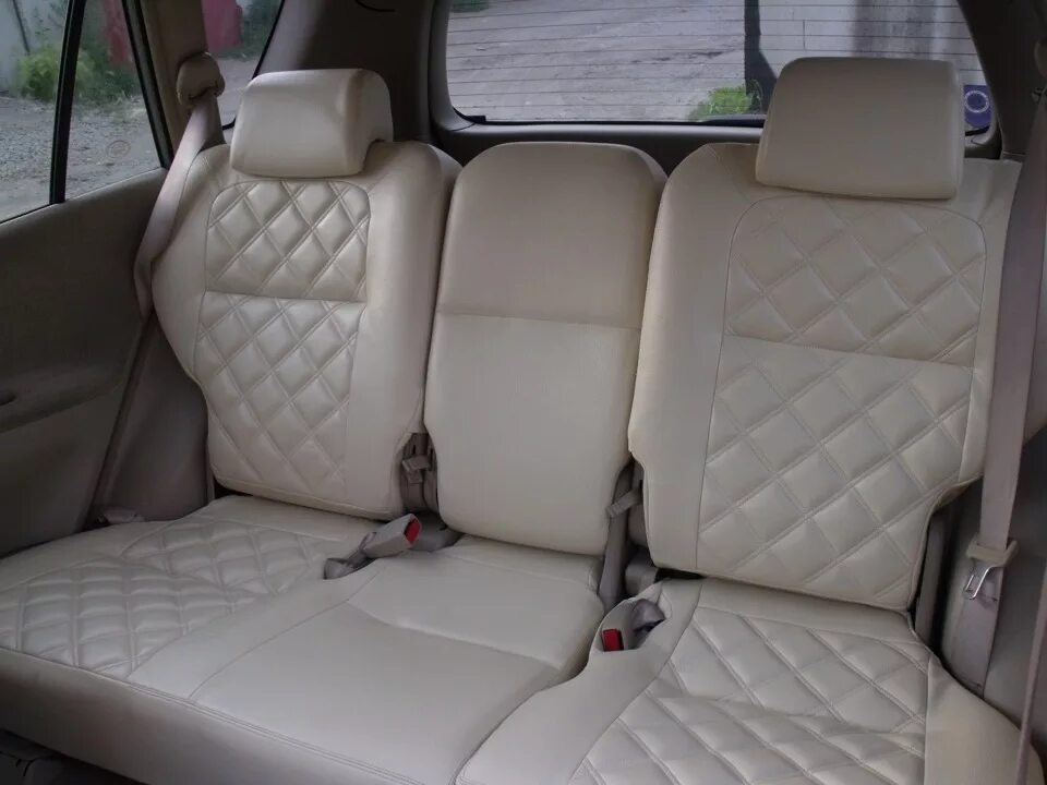 Toyota corolla spacio 1. Тойота спасио чехлы. Тойота спасио чехлы. Чехлы тойота королла спасио 2002. Toyota corolla spacio, 2000 задние сиденья.