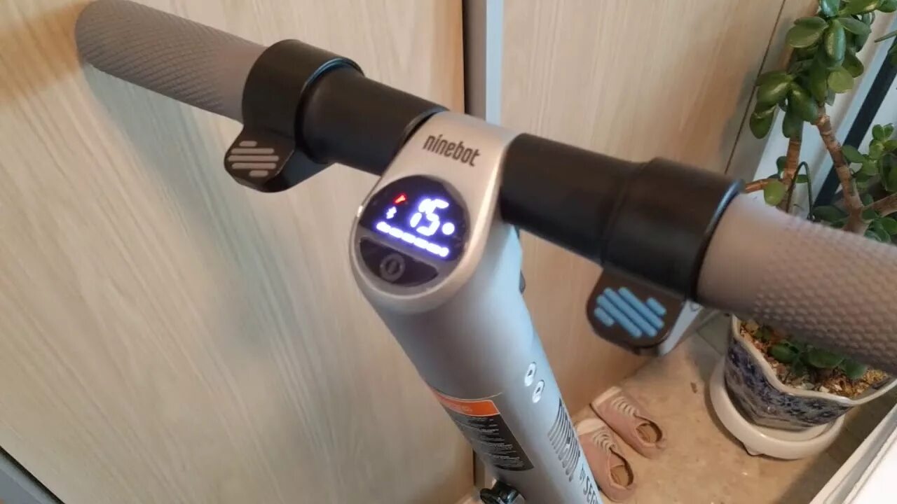 Ошибки ninebot max g30. Segway ninebot es2. втулка вилки ninebot es2. ninebot es 2 винты. ninebot es2 рулевая.