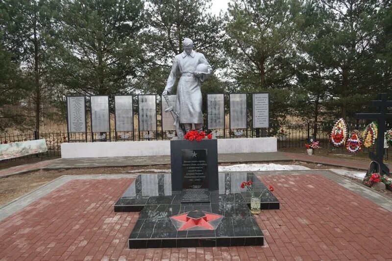 Железноводск воинские захоронения. Железноводск воинские захоронения. Англия военное кладбище первой мировой. Калининград воинские захоронения. Братские могилы невская дубровка.